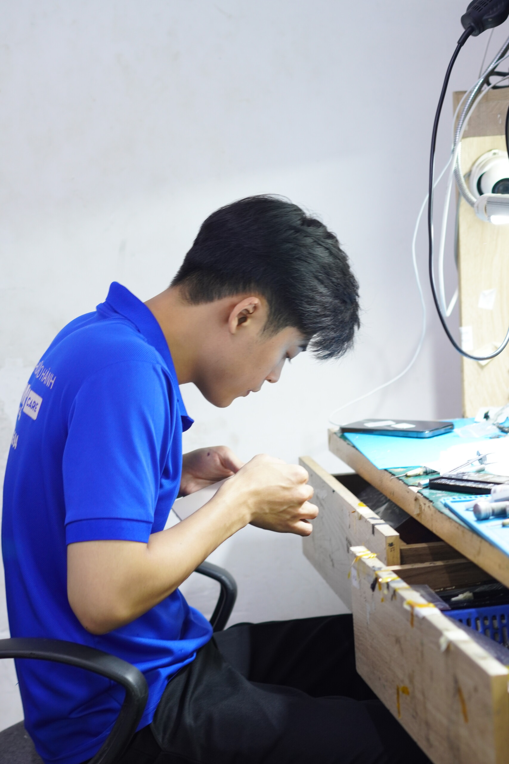 Thay-màn-hình-Samsung-S20-S20-Plus