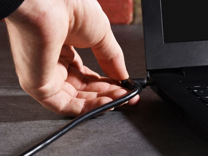 Các lỗi liên quan đến nguồn khiến laptop không lên được