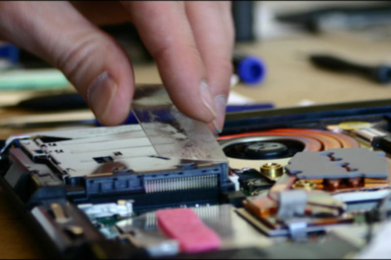 Độ ẩm làm giảm tuổi thọ các linh kiện - đặc biệt là SSD và RAM