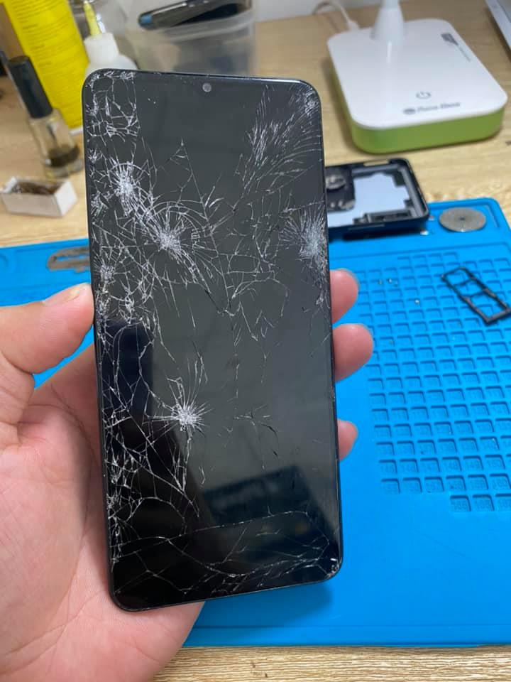Khi nào cần thay màn hình Samsung A02s Salaman LCD